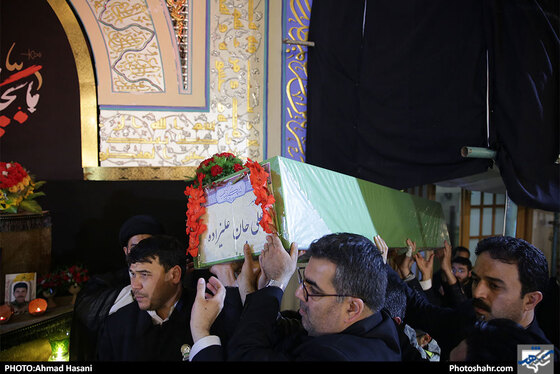 وداع با پیکر مطهر شهیدان دفاع مقدس و مدافع حرم‎ / عکس: احمدحسنی / شهرآرا
