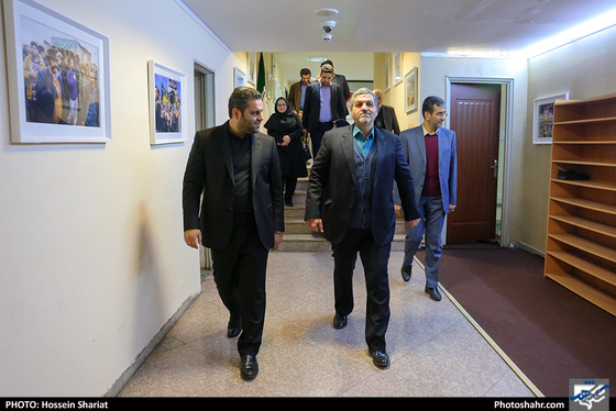 حضور مصطفی کواکبیان در روزنامه شهرآرا-عکاس:حسین شریعت/شهرآرا