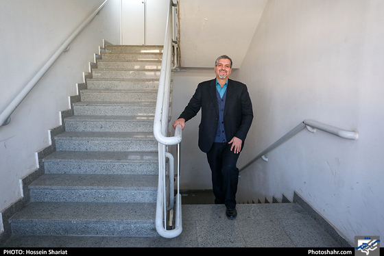 حضور مصطفی کواکبیان در روزنامه شهرآرا-عکاس:حسین شریعت/شهرآرا