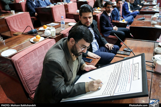 نشست هم اندیشی استاندار خراسان رضوی با مدیران و سردبیران رسانه های استان-عکاس: محسن بخشنده/ شهرآرا