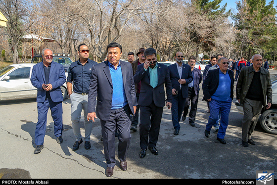 بازدید تیم ملی فوتبال پیشکسوتان، مدیرکل ورزش و جوانان خراسان رضوی از آسایشگاه جانبازان امام خمینی(ره)- عکاس: مصطفی عباسی/ شهرآرا
