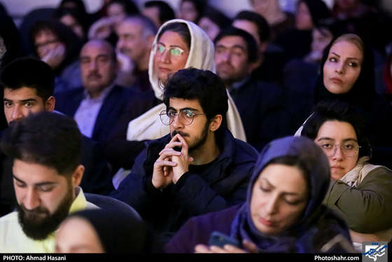 عصر شعر و ترانه/ رونمایی از کتاب «روزگار من و شعر»اثر احمد امیر خلیلی-عکاس:احمد حسنی/ شهرآرا