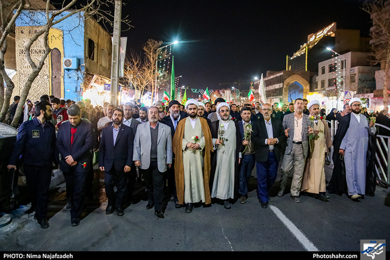 گلباران حرم رضوی در شب میلاد حضرت جوادالائمه(ع) - عکس: نیما نجف زاده / شهرآرا
