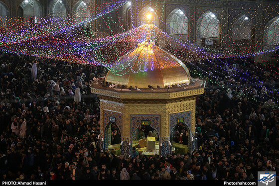 تحویل سال در حرم مطهر امام رضا (ع) - عکاس: احمد حسنی / شهرآرا