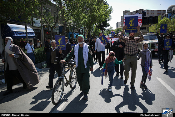 راهپیمایی نمازگزاران جمعه مشهد در حمایت از سپاه پاسداران / عکس:احمد حسنی / شهرآرا
