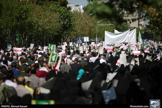 راهپیمایی نمازگزاران جمعه مشهد در حمایت از سپاه پاسداران / عکس:احمد حسنی / شهرآرا