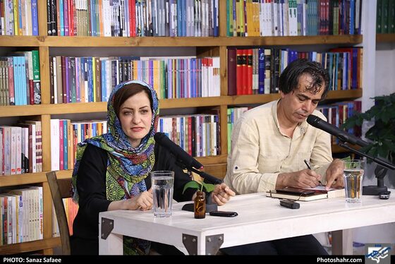 مراسم رونمایی کتاب « تاریکی معلق روز» - عکس: ساناز صفایی / شهرآرا