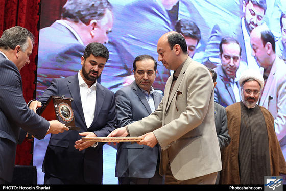 اعطای نشان فردوسی-عکاس: حسین شریعت/ شهرآرا