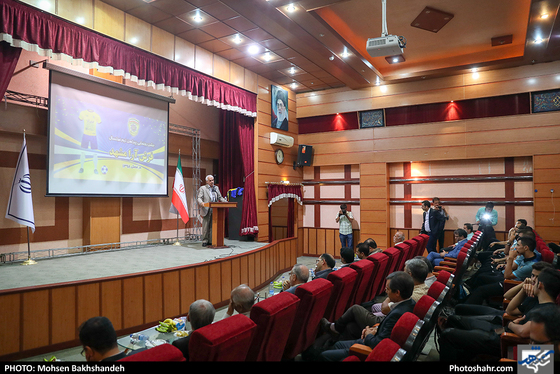  رونمایی از پیراهن تیم فوتسال فرش آرا