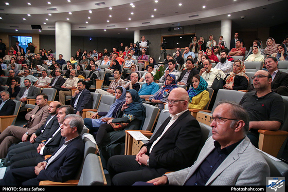 افتتاح نمایشگاه «کرنش به حافظ» آثار نقاش آلمانی«گونتر اوکر»