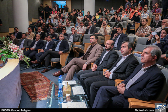 افتتاح نمایشگاه «کرنش به حافظ» آثار نقاش آلمانی«گونتر اوکر»