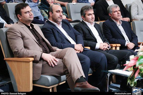 افتتاح نمایشگاه «کرنش به حافظ» آثار نقاش آلمانی«گونتر اوکر»