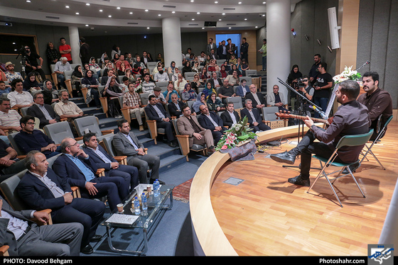 افتتاح نمایشگاه «کرنش به حافظ» آثار نقاش آلمانی«گونتر اوکر»