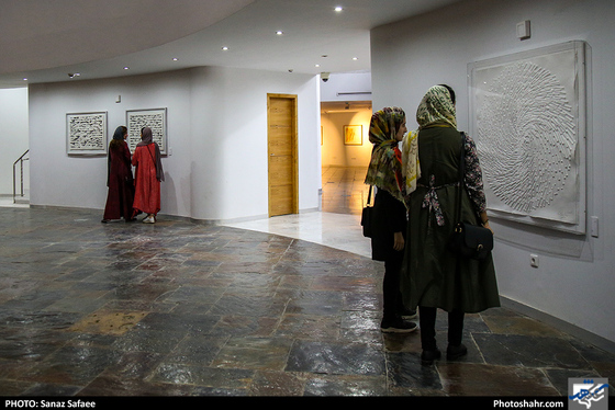 افتتاح نمایشگاه «کرنش به حافظ» آثار نقاش آلمانی«گونتر اوکر»