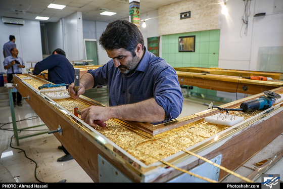 کارگاه ساخت درب‌های حرمین مطهر امام جواد(ع) و امام کاظم(ع)