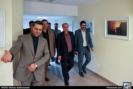 بازدید مهدی تاج رئیس فدراسیون فوتبال ایران از روزنامه شهرآرا به مناسبت روز خبرنگار