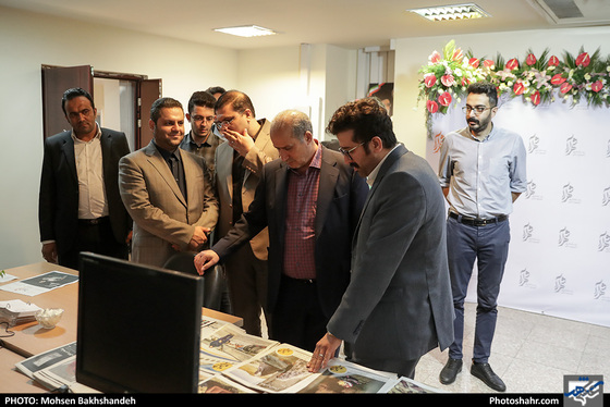 بازدید مهدی تاج رئیس فدراسیون فوتبال ایران از روزنامه شهرآرا به مناسبت روز خبرنگار