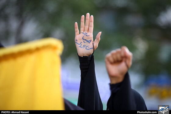 تجمع جوانان انقلابی مقابل دفتر سازمان ملل در اعتراض به کشتار مسلمانان در کشمیر / عکس: احمد حسنی / شهرآرا