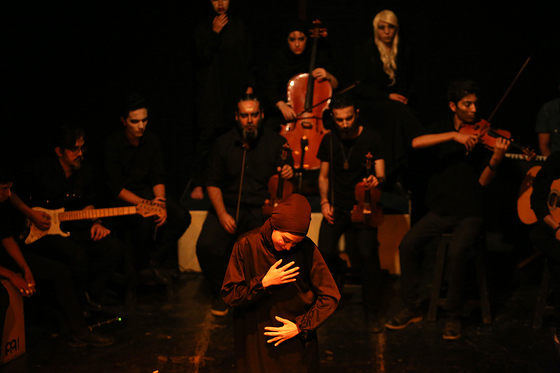 نمایش «گسل»