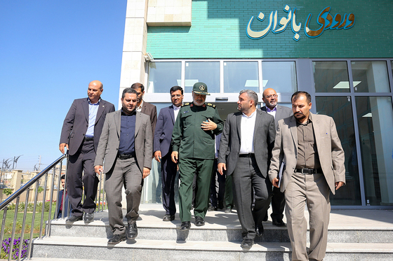 افتتاح مجموعه آبی چندمنظوره گلشن و بهره برداری از 12 بوستان در سطح شهر