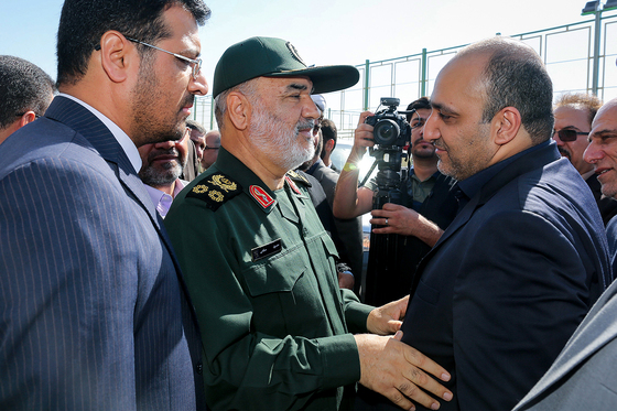 افتتاح مجموعه آبی چندمنظوره گلشن و بهره برداری از 12 بوستان در سطح شهر