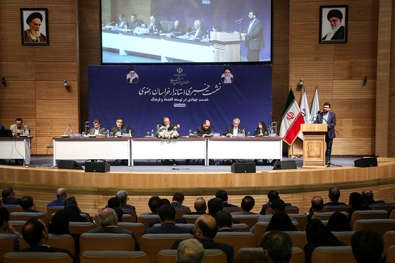 نشست هم اندیشی اصحاب رسانه با استاندار خراسان رضوی