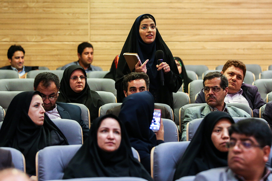 نشست هم اندیشی اصحاب رسانه با استاندار خراسان رضوی