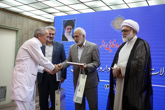 مراسم رونمایی از محصولات جدید شرکت داروسازی ثامن