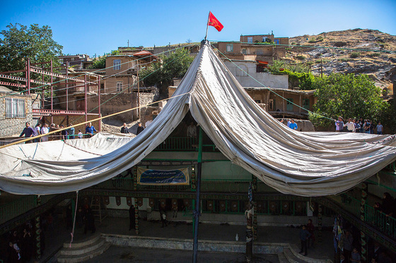 آیین خیمه پوشان در روستای پیوه ژن 