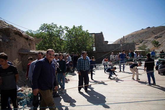 آیین خیمه پوشان در روستای پیوه ژن 
