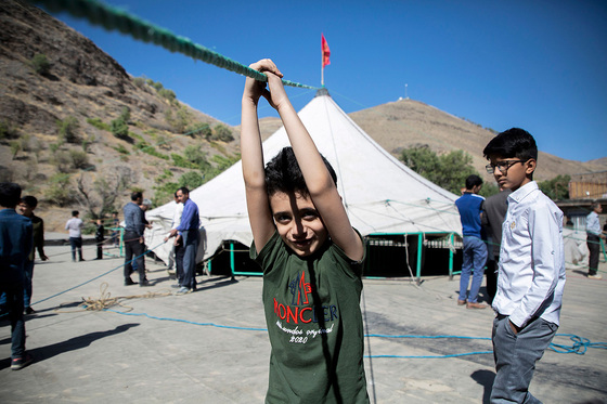 آیین خیمه پوشان در روستای پیوه ژن 