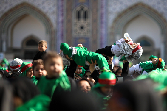 اجتماع عظیم شیرخوارگان حسینی در حرم مطهر امام رضا (ع)