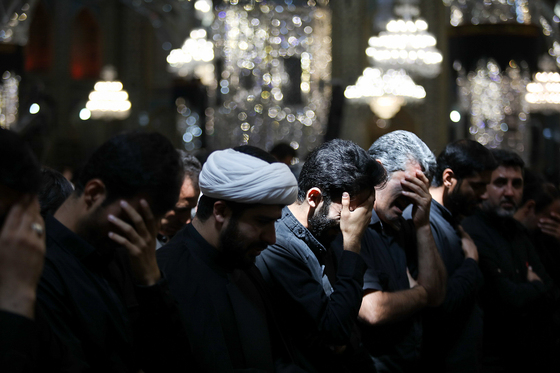 عاشورای حسینی در حرم مطهر رضوی