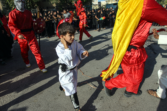 مراسم خیمه سوزان در شهرک شهید بهشتی