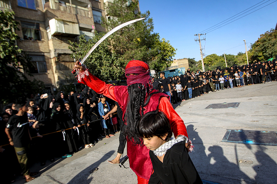 مراسم خیمه سوزان در شهرک شهید بهشتی