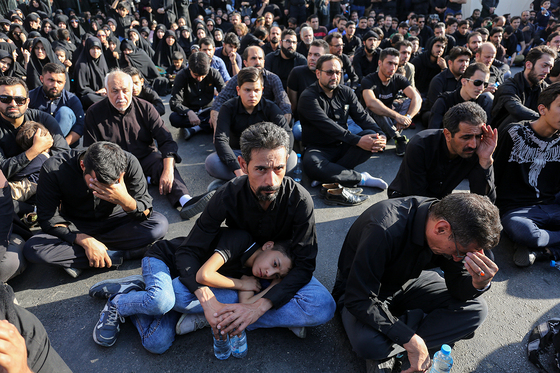 خیمه سوزان عصر عاشورا | میدان احمدآباد