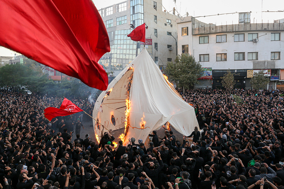 خیمه سوزان عصر عاشورا | میدان احمدآباد