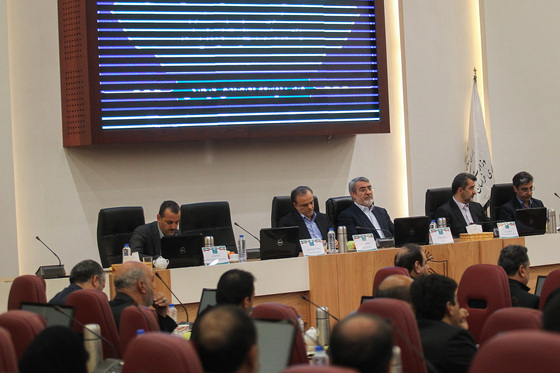 نشست ستاد اقتصاد مقاومتی خراسان رضوی با حضور وزیر کشور