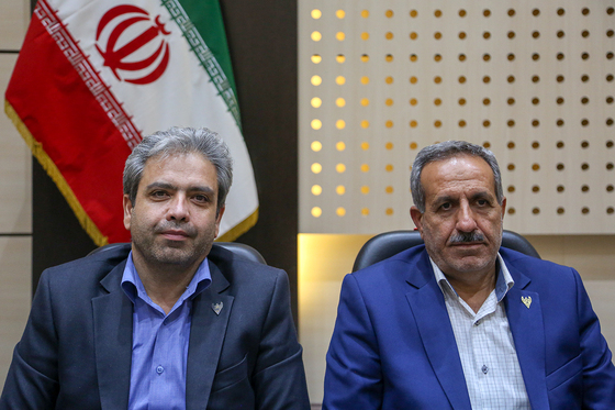 محمد‌هادی ضیایی‌مهر مدیرکل سابق (راست) و مصطفی نصیری مدیرکل فعلی راه آهن خراسان رضوی (چپ)