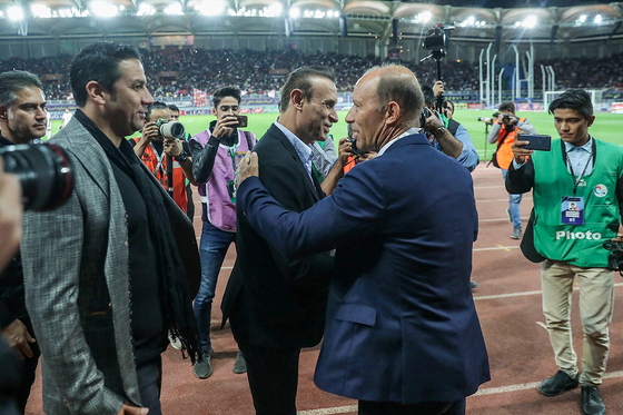 لیگ برتر فوتبال/مسابقه شهرخودرو مشهد و پرسپولیس