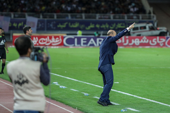لیگ برتر فوتبال/مسابقه شهرخودرو مشهد و پرسپولیس