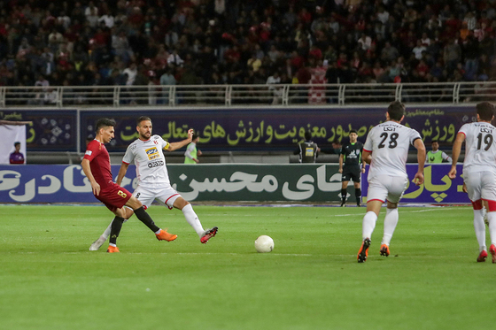 لیگ برتر فوتبال/مسابقه شهرخودرو مشهد و پرسپولیس