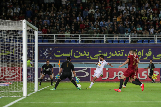 لیگ برتر فوتبال/مسابقه شهرخودرو مشهد و پرسپولیس