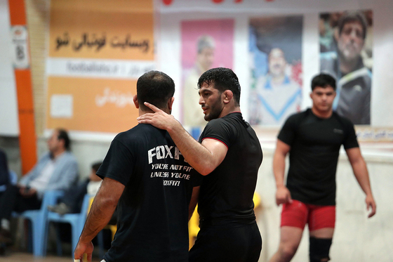 تمرین تیم کشتی «تا ثبت جهانی توس» با حضور حسن یزدانی