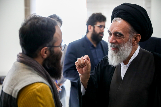  بازدید آیت الله حسینی خراسانی، عضو مجلس خبرگان رهبری از روزنامه شهرآرا