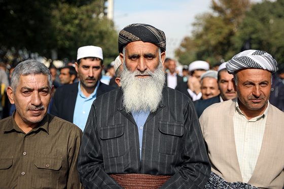 تشرف کاروان زیارتی اهل سنت به حرم مطهر رضوی