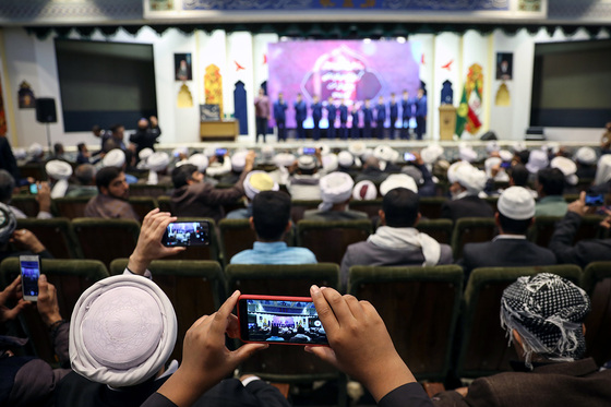 تشرف کاروان زیارتی اهل سنت به حرم مطهر رضوی