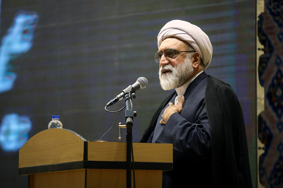 تشرف کاروان زیارتی اهل سنت به حرم مطهر رضوی