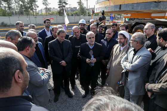 خروج دستگاه حفاری تونل قطار شهری با حضور وزیر اقتصاد و دارایی