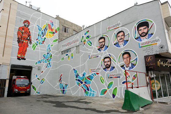 رونمایی از آثار برگزیده دیوار نگاری « روشنای شهر»